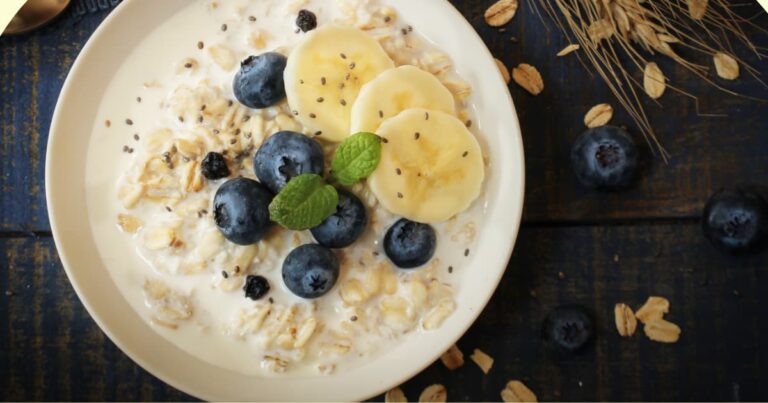 Healthy and Delicious Oatmeal with Blueberries and Bananas Calorie Guide